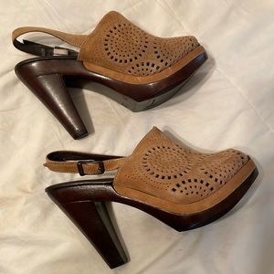 Cordani (made in Italy) suede camel 3” heels/sandals